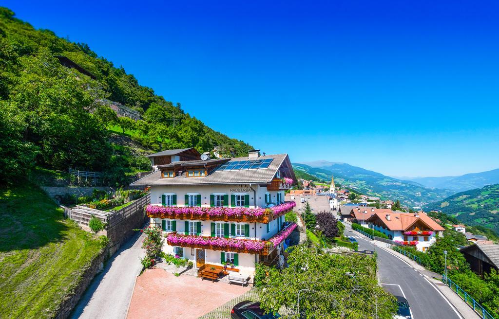 haus urban B&B Barbian Exterior foto